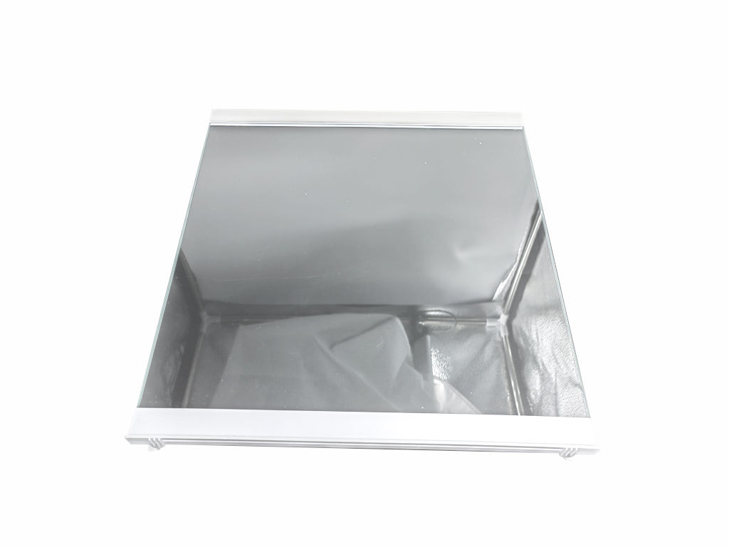 Police skleněná lednice Gorenje, Hisense