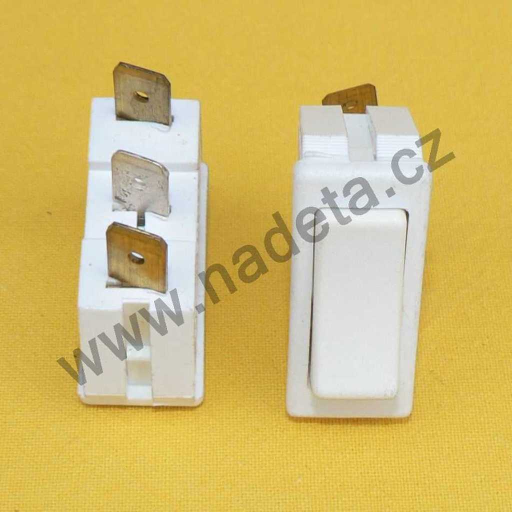 Přepínač kolébkový 16A vestavný