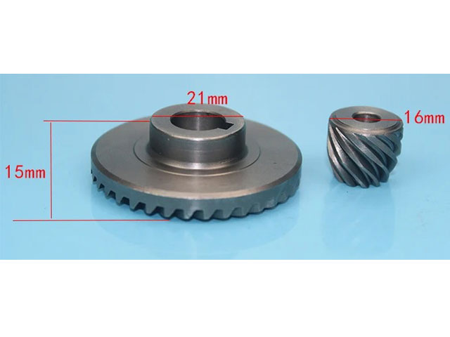 Převod uhlové brusky Makita 9553NB, 9554NB, 9555NB, 9557NB, 9558NB 