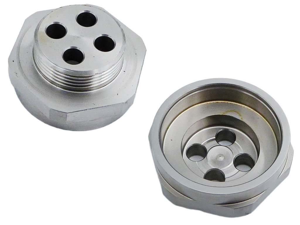 Příruba topného tělesa olejového radiátoru, otvory 4 x 8.9mm, závit G5/4